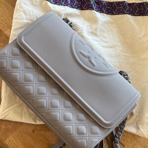 Tory Burch Fleming convertible in matte Grey Heron Quilted leather. Shoulder Bag